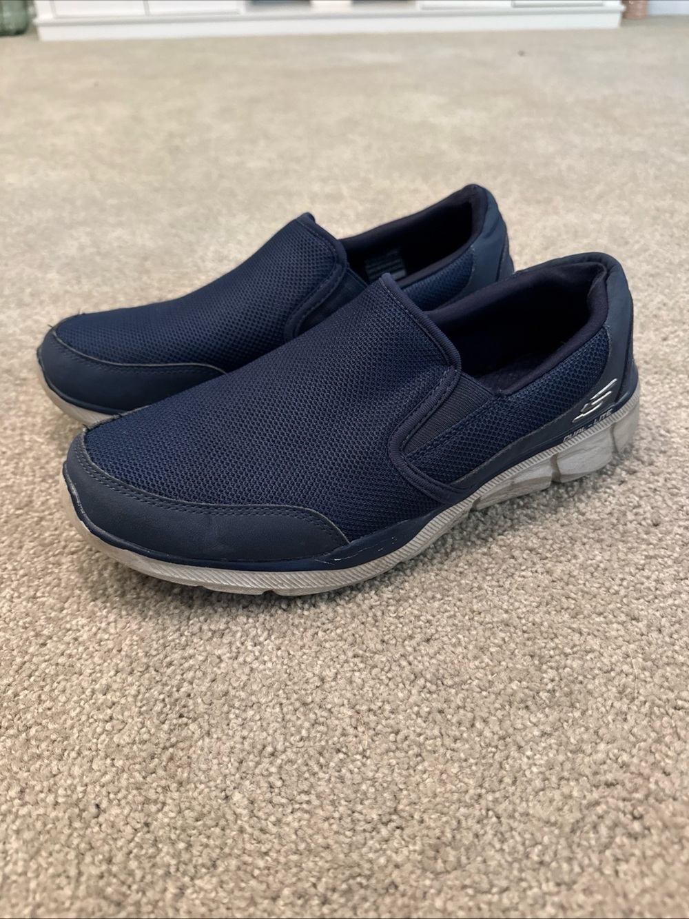 Skechers Equalizer Men's Size 8.5 Blue Slip On Athletic Loafers